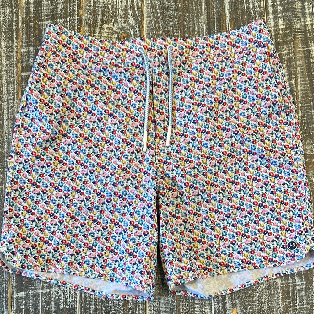 Men’s johnnie-O flower pattern swim